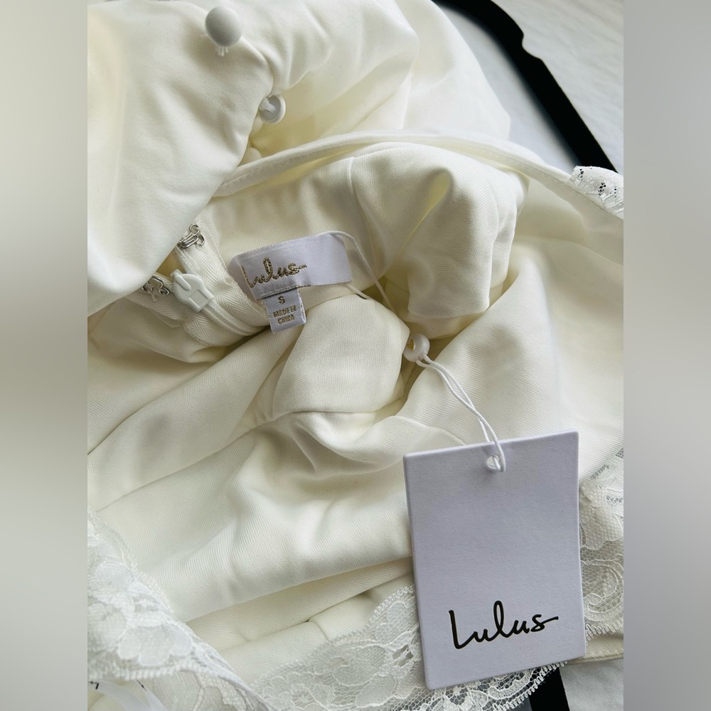 Lulu's Radiant Adoration White Satin Lace Backless Halter Maxi Dress Small NWT - Picture 10 of 11